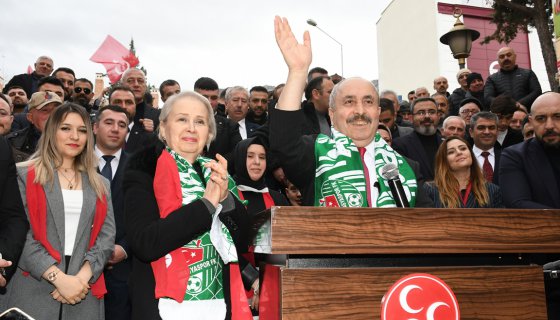 Amasya Bayram’ı bağrına bastı