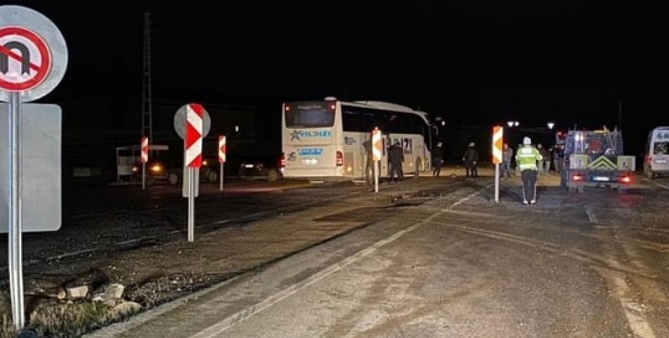 Amasya’da yolcu otobüsü çamura saplandı: 6 yaralı