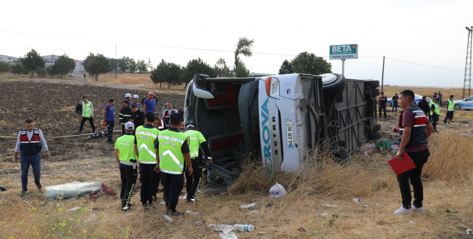 Amasya’da yolcu otobüsü devrildi: 6 ölü, 35 yaralı