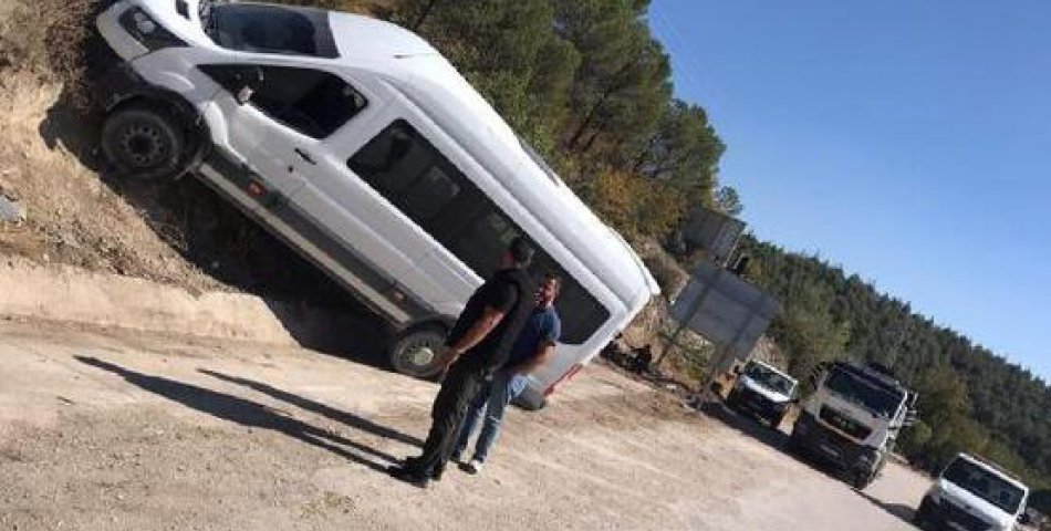 Amasya’da otomobil ile minibüs çarpıştı:1’i çocuk 5 yaralı