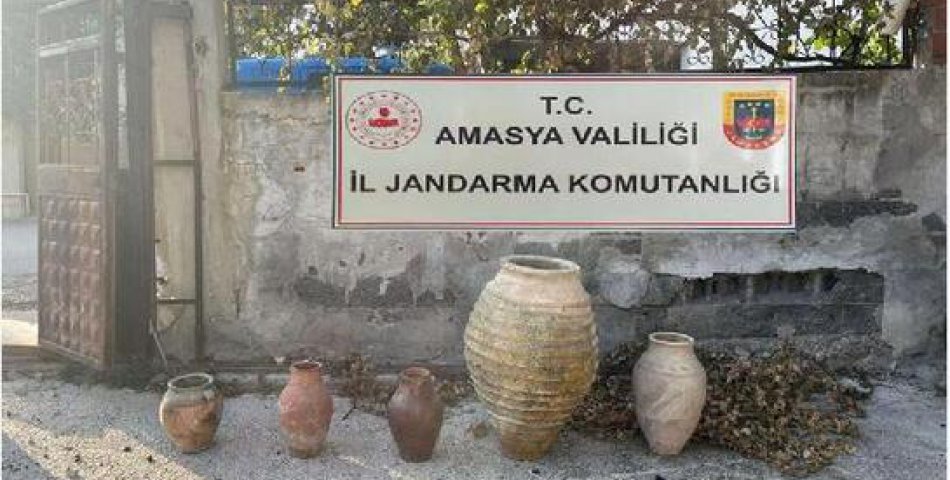 Amasya’da roma dönemine ait küpler ele geçirildi