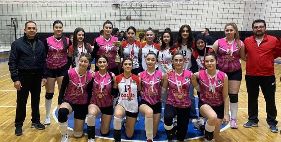 Şampiyon voleybolcular destek bekliyor