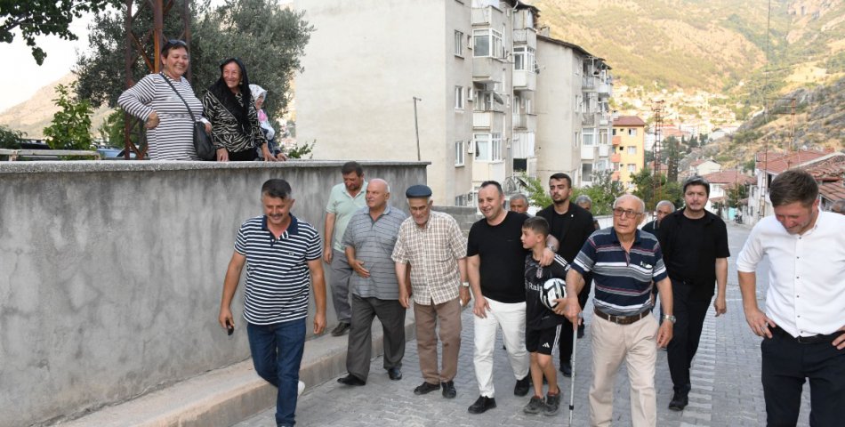 Başkan Sevindi Şamlar mahallesinin istek ve taleplerini yerinde inceledi