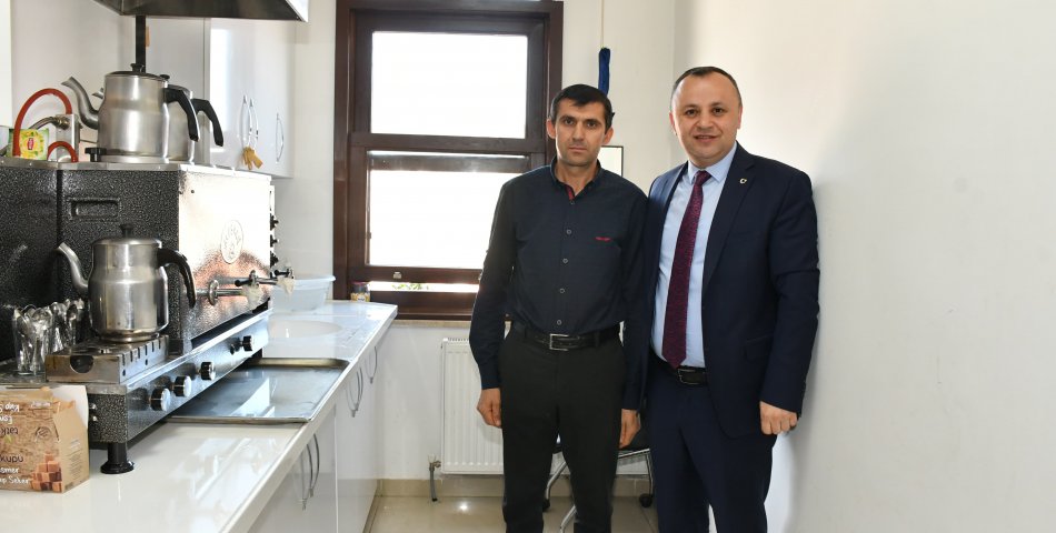 Milletimizin geleceğe refahla bakabilmesi için alın teri döken emekçilerimizin günü kutlu olsun