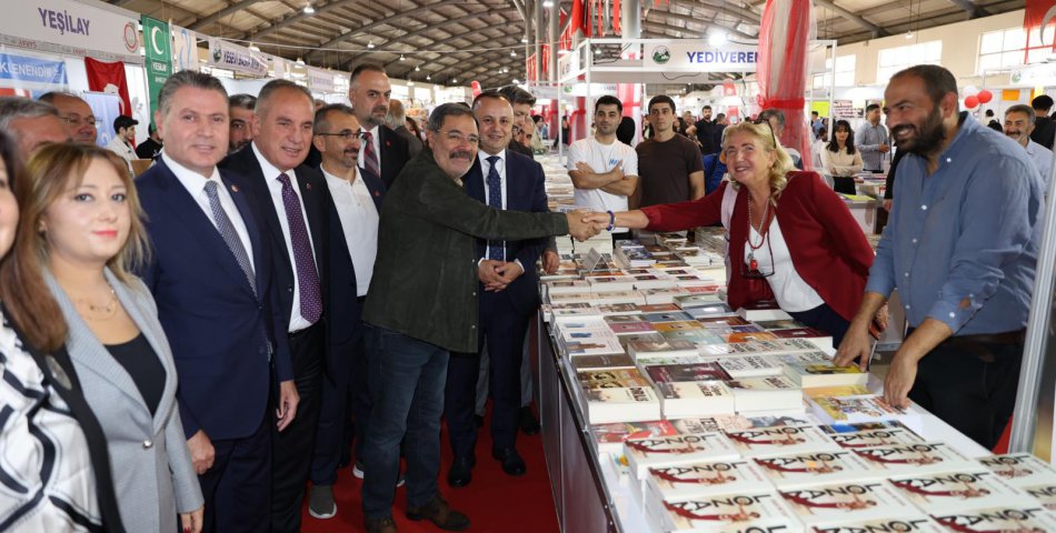 Dev fuar kitapseverlere kapılarını açtı