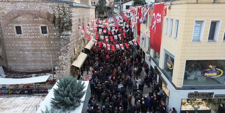 Amasya Bayram’ı bağrına bastı