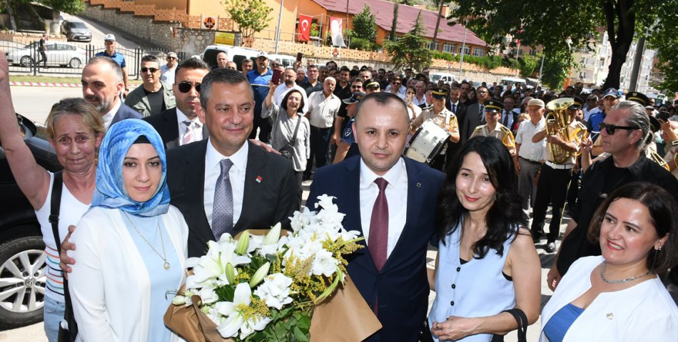 CHP’li Özel: Cumhurbaşkanı Erdoğan'a, emekli maaşının asgari ücrete çıkarılması gerektiğini söyledim