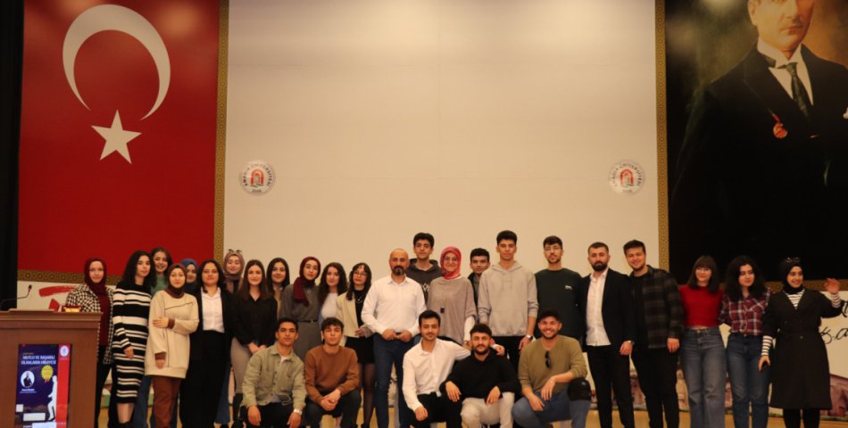 Mutlu ve başarılı olanların hikayesi konferans ile anlatıldı