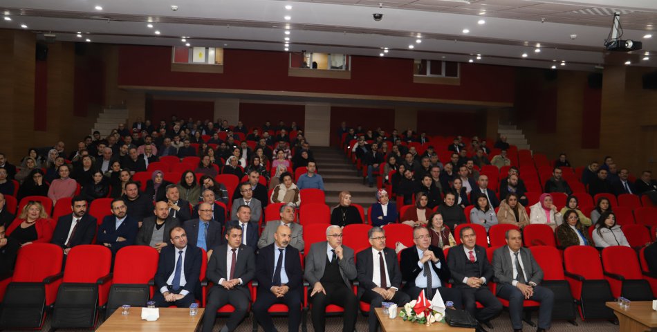 Amasya Üniversitesi’nden kurum içi iletişim ve protokol kuralları eğitimi 