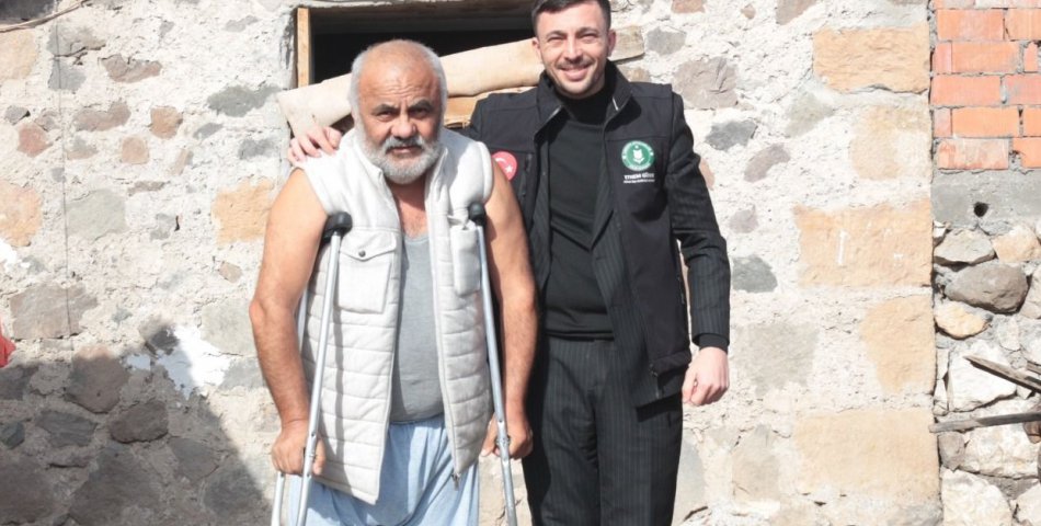 Ahmet Amca'nın yüzü gülüyor