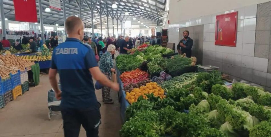 Zabıta ekiplerinden etiket denetimi