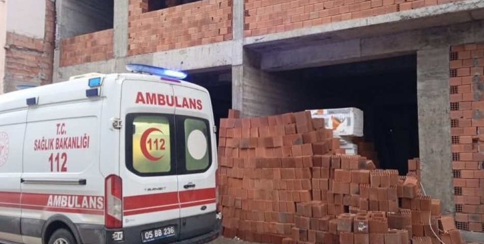 İnşaattan düşen işçi yaralandı