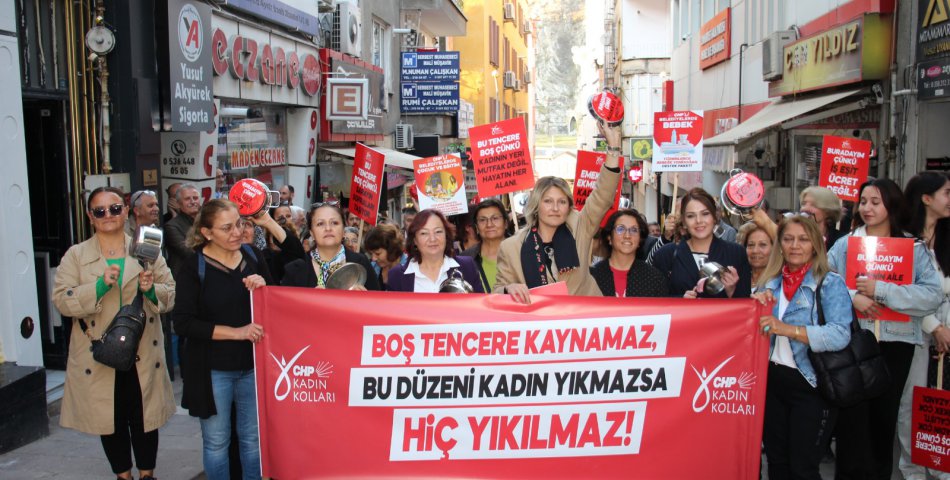 Kadınlar, Amasya’da boş tencerelerle yürüyerek yoksulluğa dikkat çekti