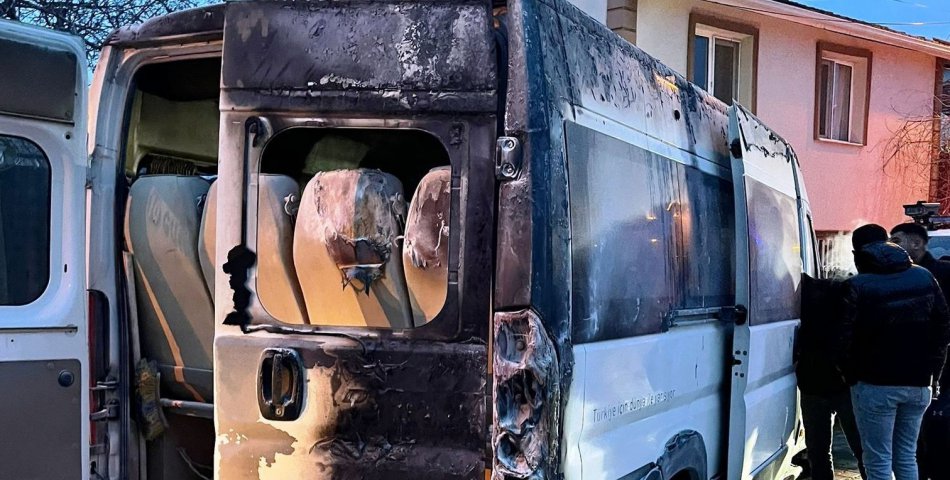 Kalorifer kazanı patladı, minibüs kullanılmaz hale geldi