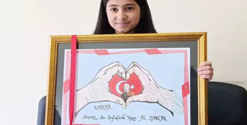 İstiklal Marşı ile Mehmet Akif aynı resimde