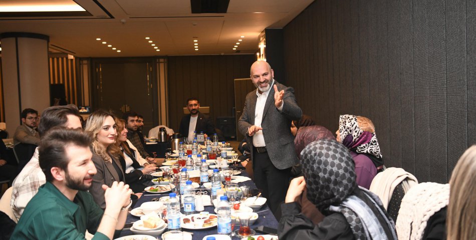 Davulcu’dan “İlle de Vefa” İftarı