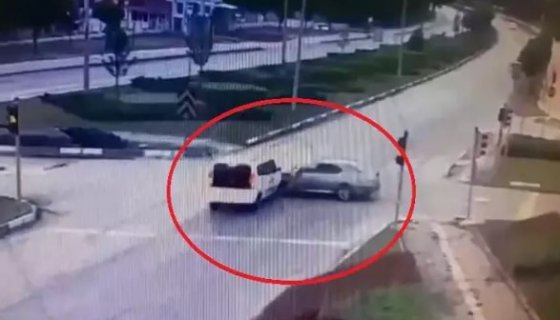 5 kişinin yaralandığı kaza kamerada