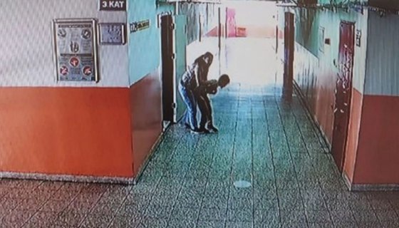 Nefessiz kalan öğrenciyi, öğretmeni 'Heimlich' manevrasıyla kurtardı